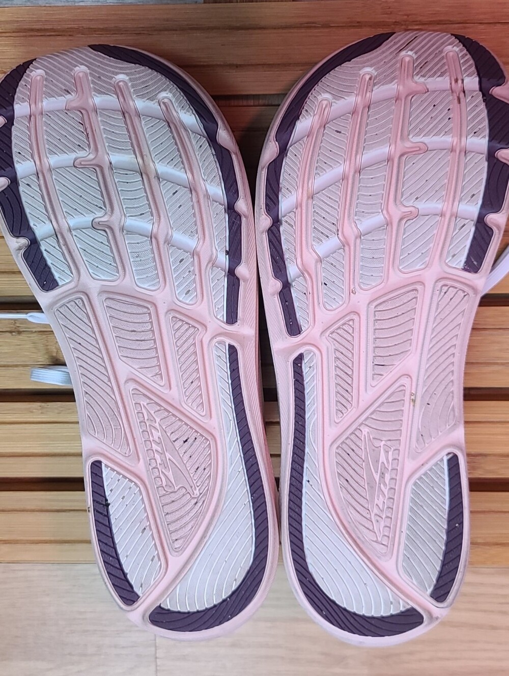 ALTRA TORIN 8 | SIZE 9.5 | TAN/PURPLE - Picture 5 of 9